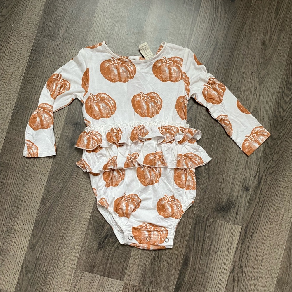 Kate quinn pumpkin ruffle bubble